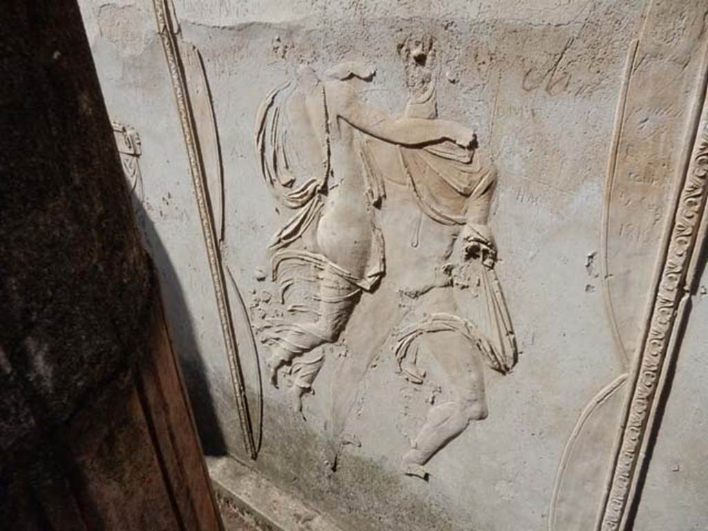 VIII.7.28, Pompeii. May 2015. Purgatorium, detail of Perseus rescuing Andromeda, from middle of east side. Photo courtesy of Buzz Ferebee.