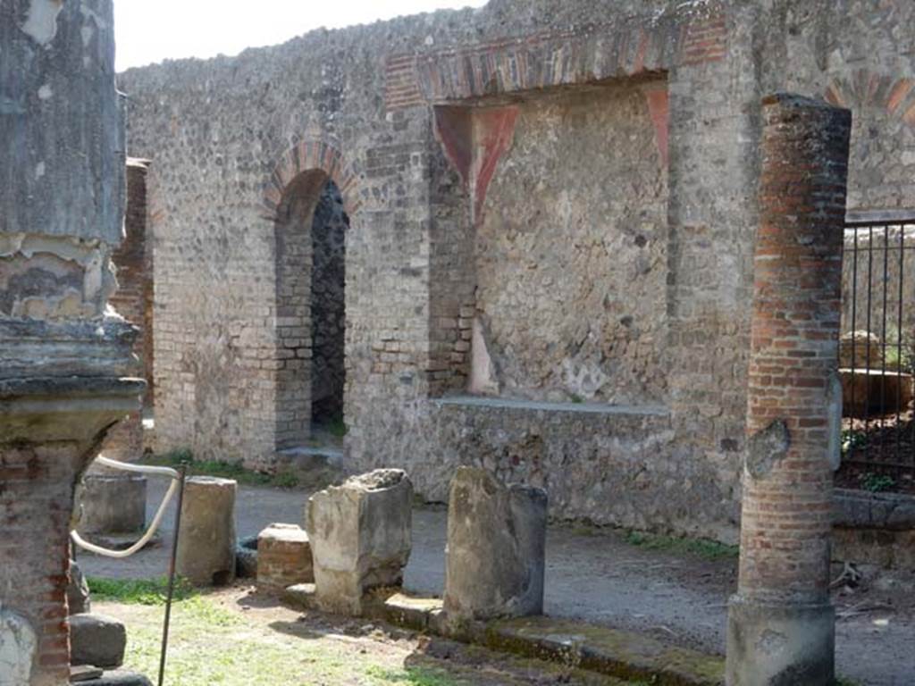 VIII.7.28, Pompeii. May 2015. South portico with the priest’s accommodation and large recess. 
Photo courtesy of Buzz Ferebee.