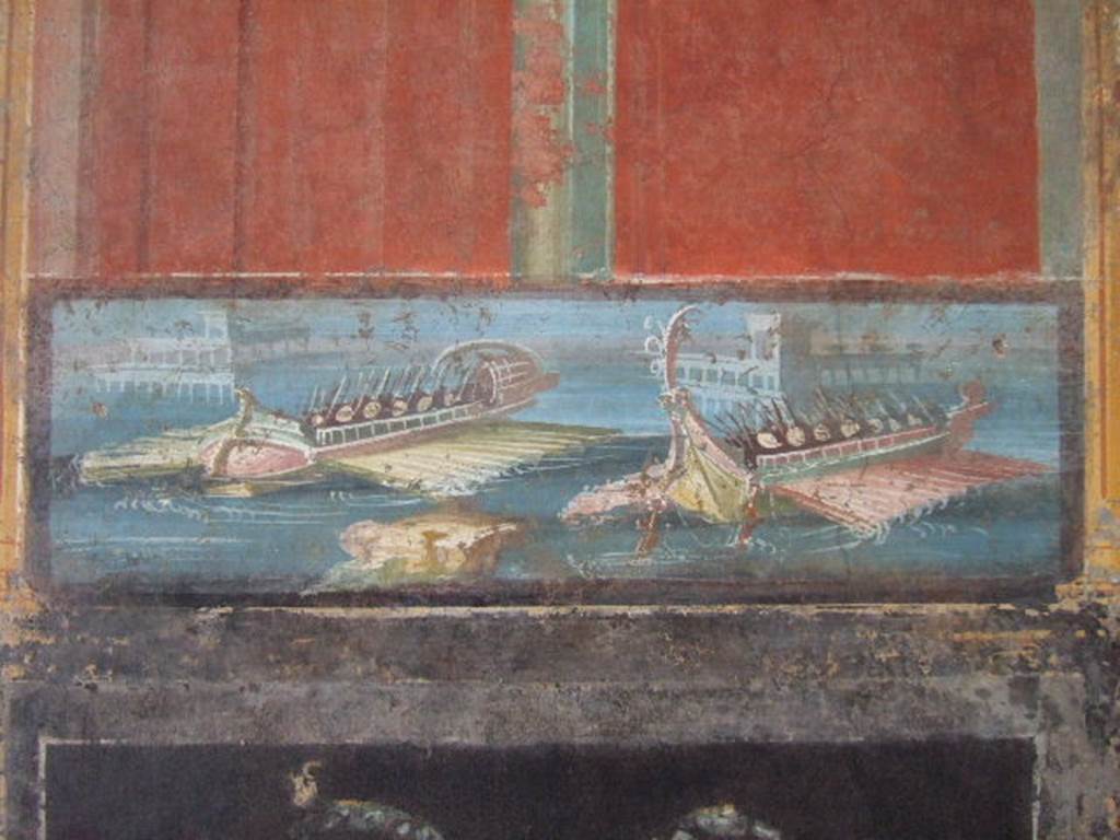 VIII.7.28 Pompeii. Detail of naval scene from panel found in feature in right part of south wall. 
Now in Naples Archaeological Museum. Inventory number 8529.