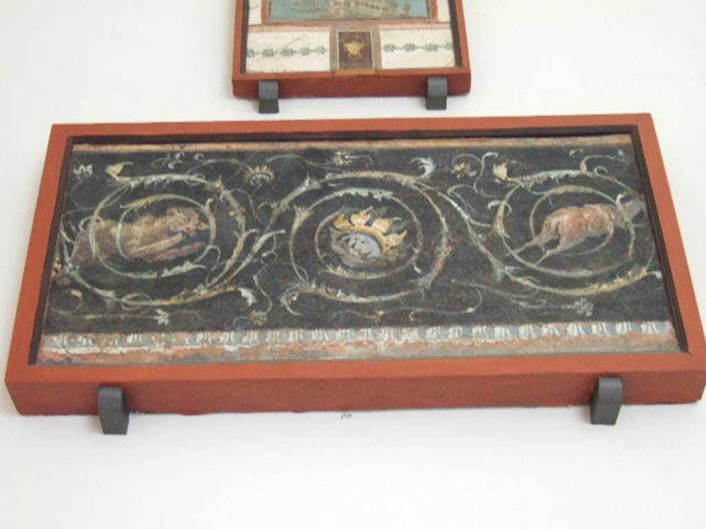 VIII.7.28 Pompeii. Probably found in south portico. Painting depicting spirals. 
Now in Naples Archaeological Museum. Inventory number 8547.
