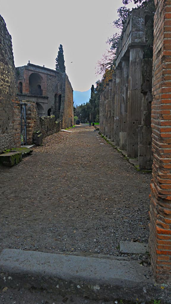 VIII.7.30 Pompeii. 2017/2018/2019. 
Looking south through entrance doorway. Photo courtesy of Giuseppe Ciaramella.
