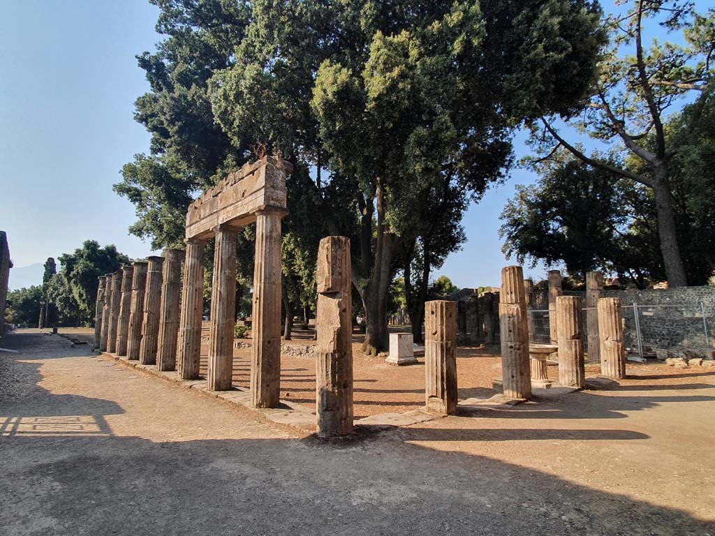 VIII.7.30 Pompeii. July 2021. Triangular forum north-east corner.
Foto Annette Haug, ERC Grant 681269 DÉCOR.