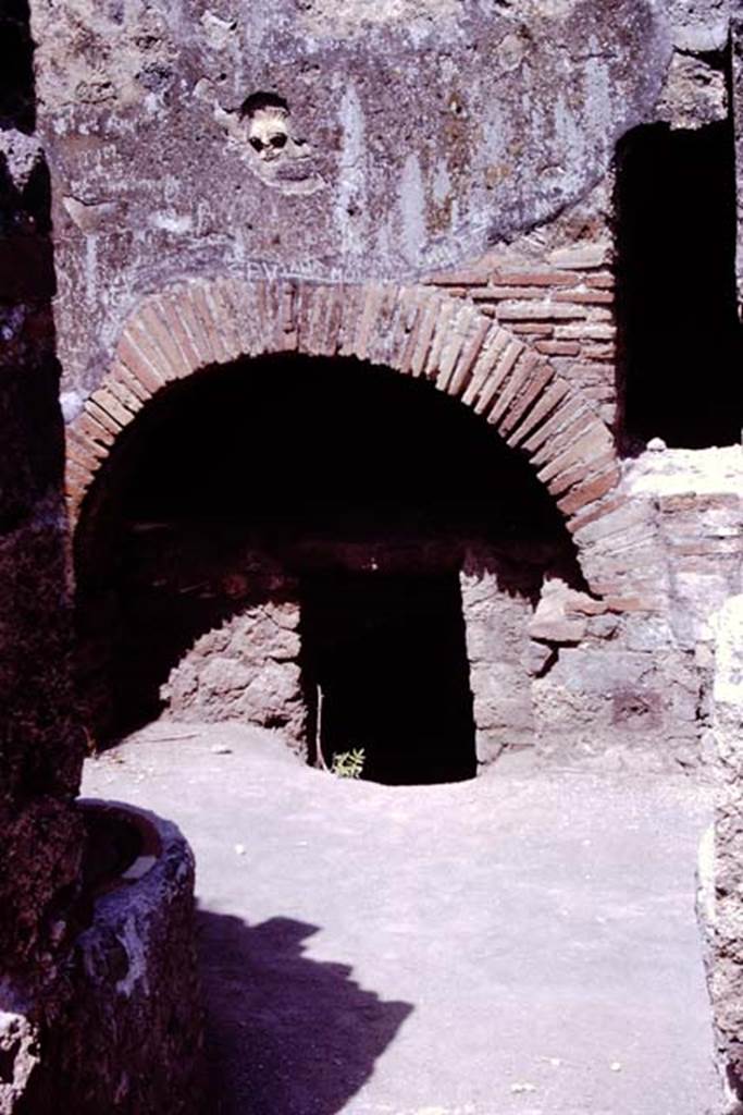 IX.1.3/ IX.1.33. Pompeii. 1966. Oven.  Photo by Stanley A. Jashemski.
Source: The Wilhelmina and Stanley A. Jashemski archive in the University of Maryland Library, Special Collections (See collection page) and made available under the Creative Commons Attribution-Non Commercial License v.4. See Licence and use details.
J66f0120