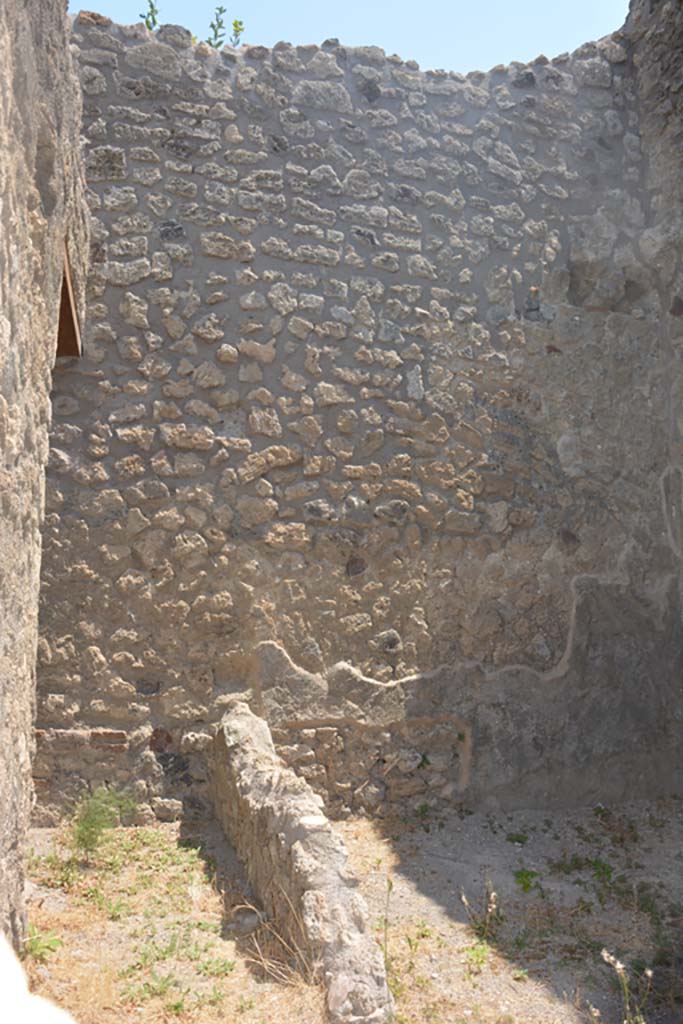 IX.1.7 Pompeii. July 2017. Looking towards east wall of room in south-east corner of atrium. 
Foto Annette Haug, ERC Grant 681269 DÉCOR.