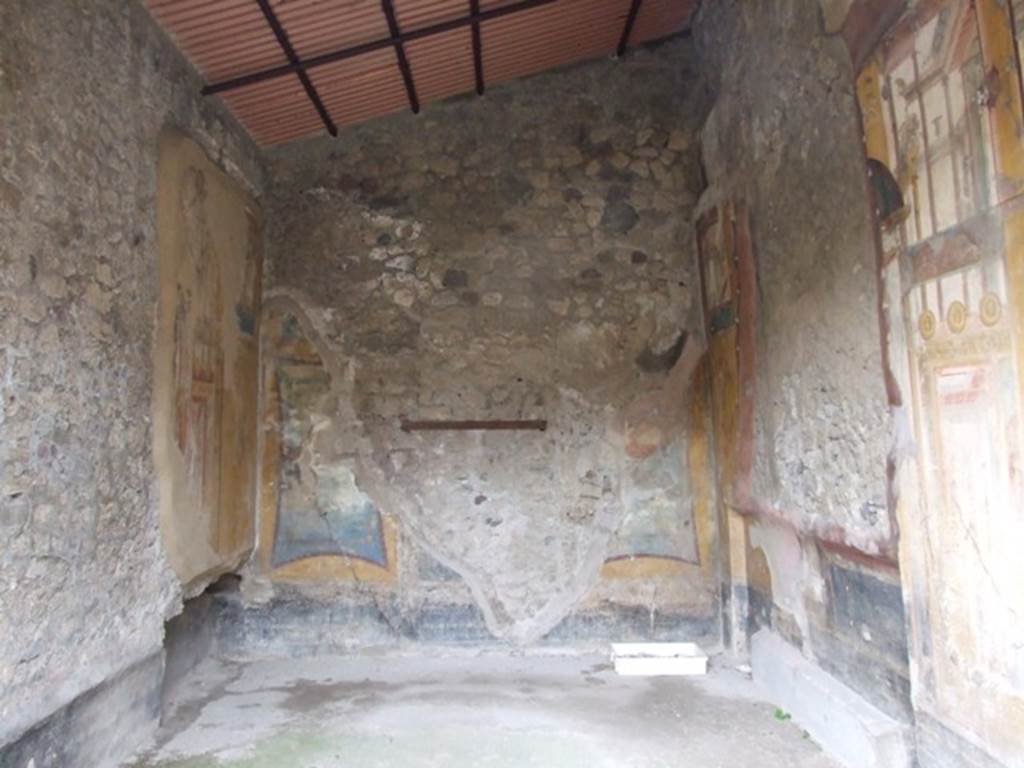 IX.1.7 Pompeii. December 2007. Looking towards west wall of triclinium.