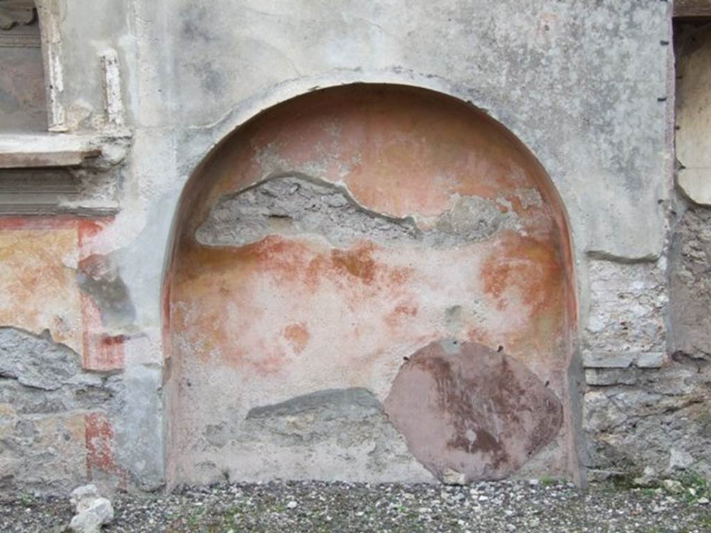 IX.1.7 Pompeii. December 2007. Large arched niche on south wall.