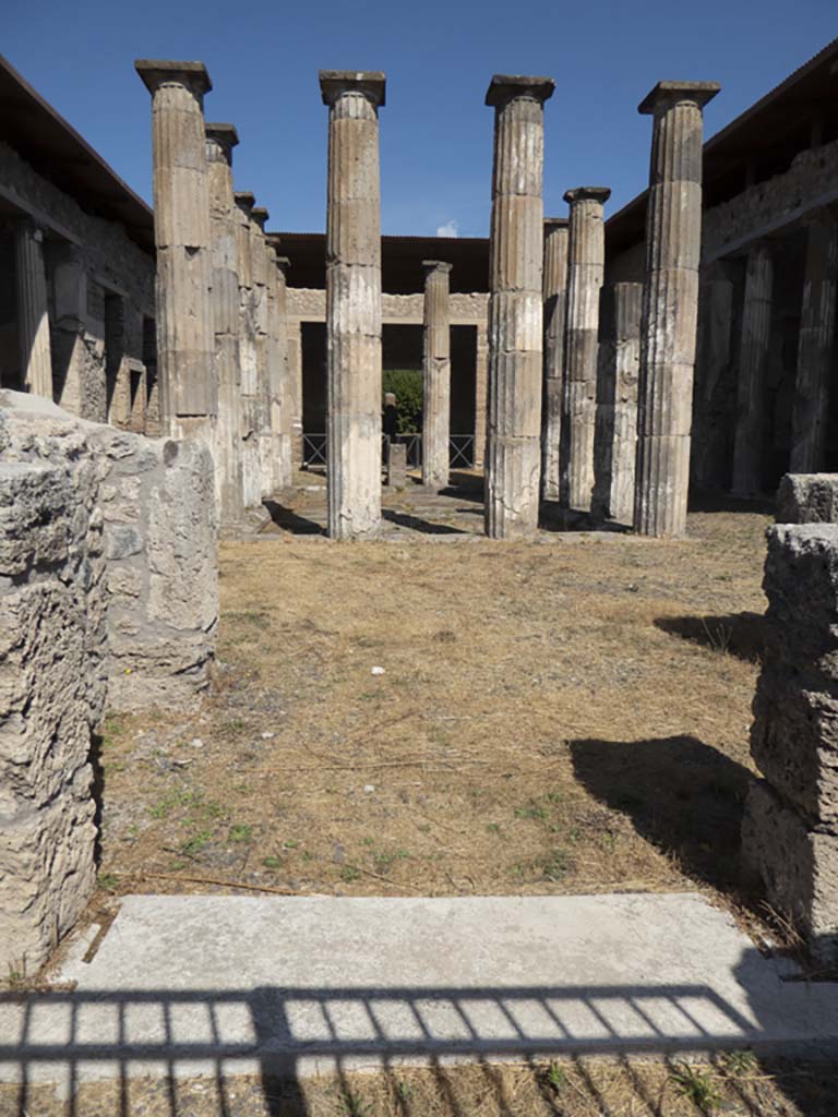 IX.1.20 Pompeii. September 2017. Looking north across entrance doorway threshold
Foto Annette Haug, ERC Grant 681269 DÉCOR