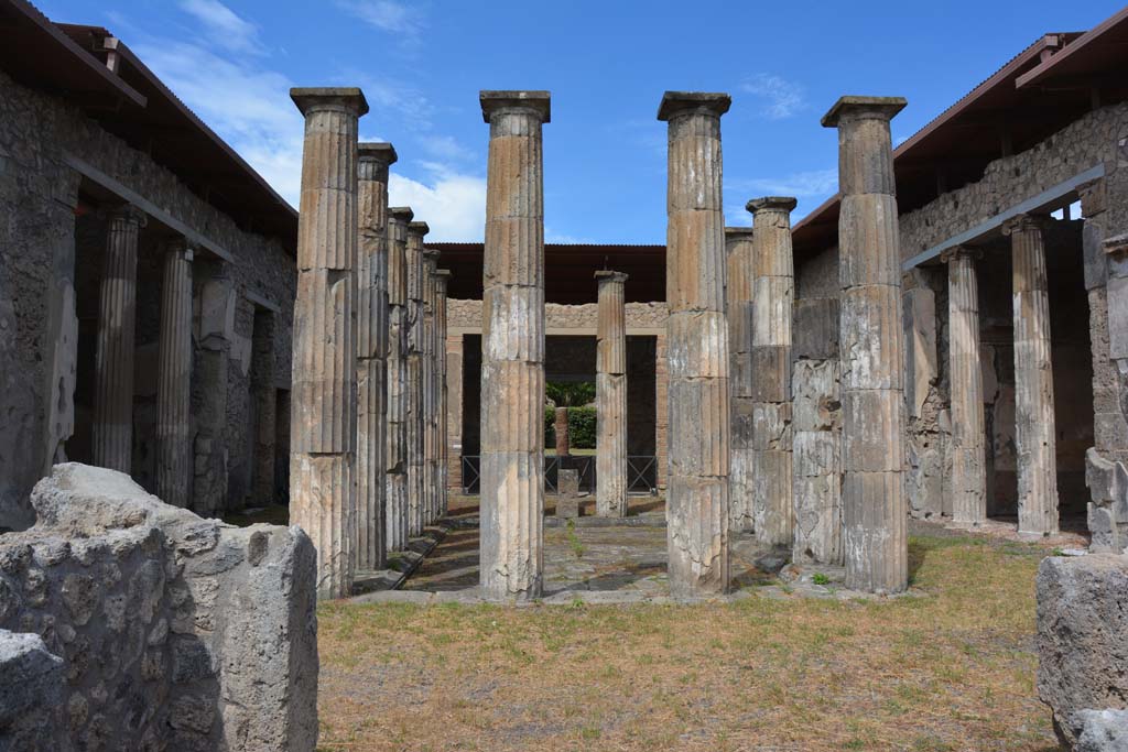 IX.1.20 Pompeii. September 2019.  Room 2, looking north across atrium.
Foto Annette Haug, ERC Grant 681269 DÉCOR