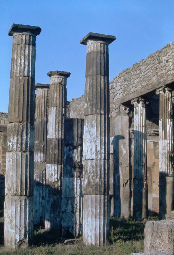 XI.1.20 Pompeii, 4th December 1971. Looking towards east side of atrium. 
Photo courtesy of Rick Bauer, from Dr George Fay’s slides collection.
