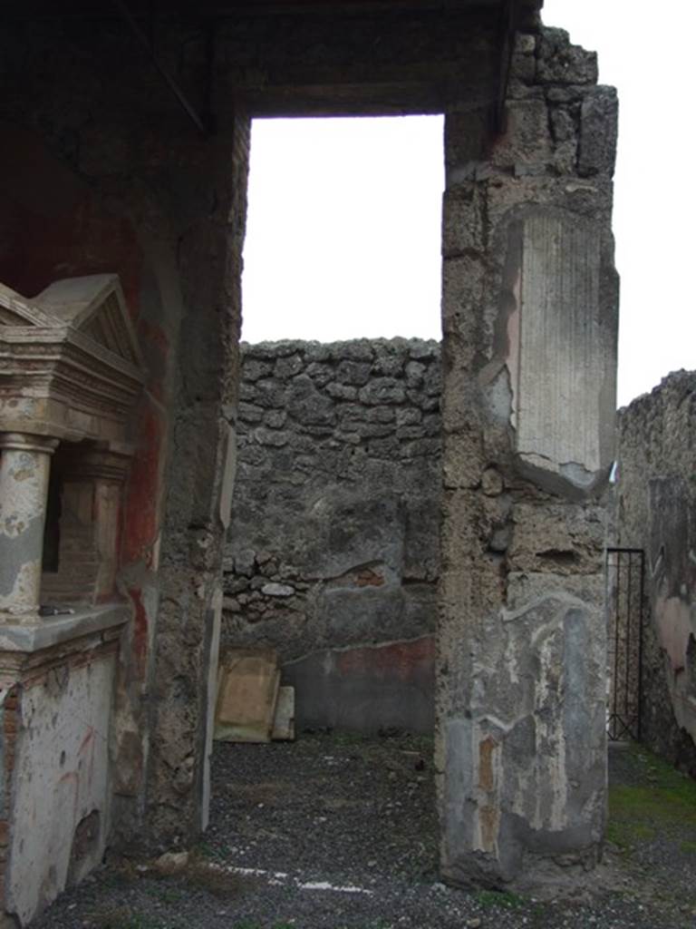 IX.1.22 Pompeii. December 2007. Room 3, cubiculum on east side of main entrance fauces, looking south. According to Bragantini, the walls of this room were painted with a black dado decorated with plants. The middle zone was painted with red panels, the upper zone was faded.
See Bragantini, de Vos, Badoni, 1986. Pitture e Pavimenti di Pompei, Parte 3. Rome: ICCD. (p.400, cubicolo ‘d’)