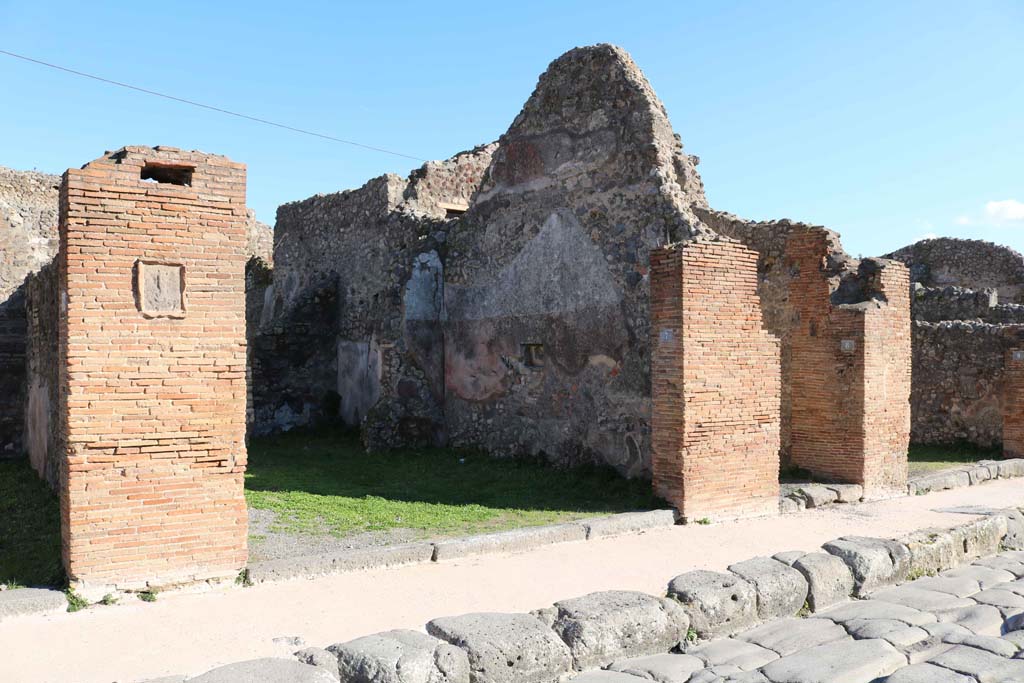 IX.2.7 Pompeii, on left. December 2018. 
Looking south on east side of Via Stabiana, with IX.2.8, IX.2.9 on right. Photo courtesy of Aude Durand.