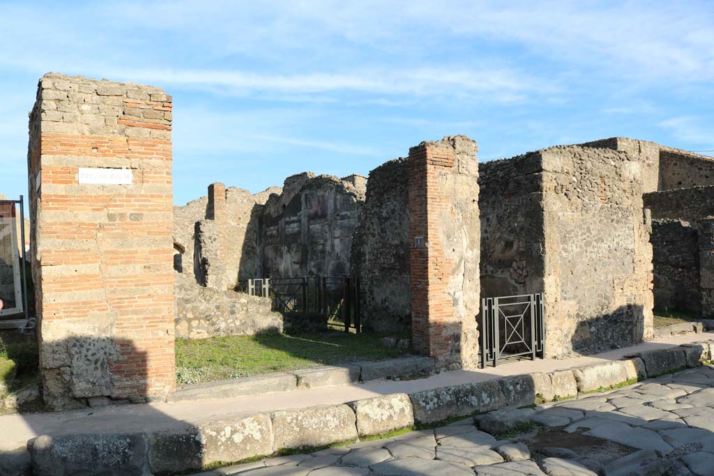 IX.3.1 Pompeii, centre left, and IX.3.2, centre right. December 2018. 
Entrance doorways on Via Stabiana. Photo courtesy of Aude Durand.