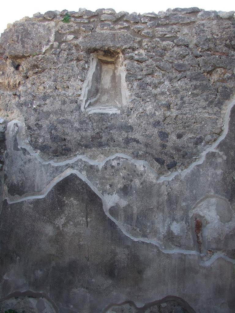 IX.3.2 Pompeii. March 2009. West wall of cubiculum on south side of entrance corridor.
