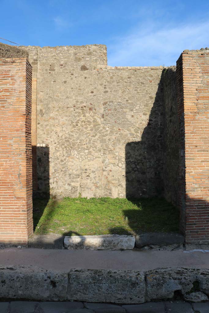 IX.3.6 Pompeii. December 2018. Looking east to entrance doorway, Photo courtesy of Aude Durand.