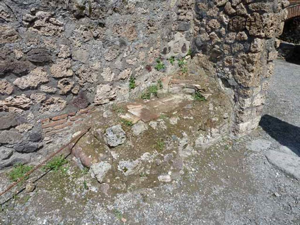 IX.3.10 Pompeii. May 2010. North side of doorway linking shop to bakery.