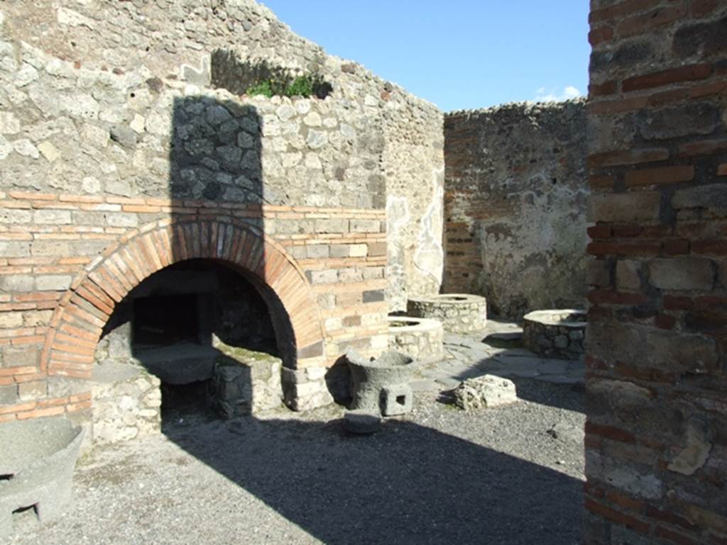 IX.3.12 Pompeii.  March 2009.  Looking south east.