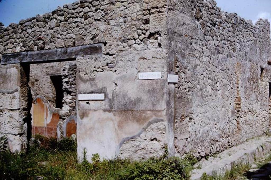 IX.3.19 Pompeii. 1964. Looking towards entrance doorway, on north-west corner of junction with Vicolo di Tesmo. Photo by Stanley A. Jashemski.
Source: The Wilhelmina and Stanley A. Jashemski archive in the University of Maryland Library, Special Collections (See collection page) and made available under the Creative Commons Attribution-Non Commercial License v.4. See Licence and use details.
J64f1603