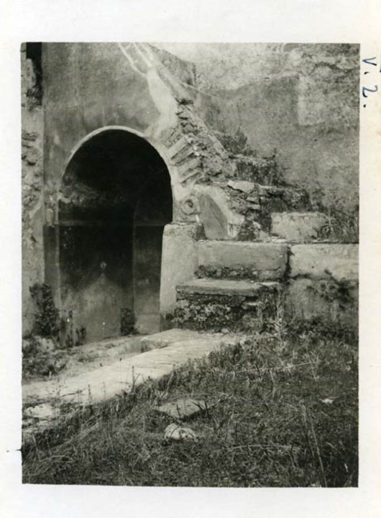 IX.3.20 Pompeii, but numbered as V.2 on photo. 1937-39. Room 8, garden area and staircase, Photo courtesy of American Academy in Rome, Photographic Archive. 
Warsher collection no. 537a