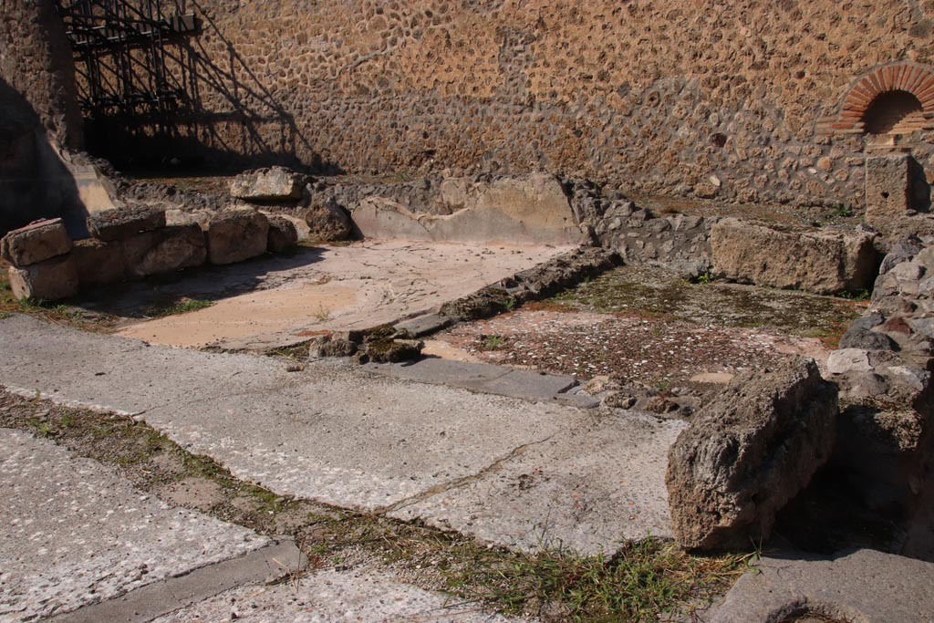 IX.3.22 Pompeii. October 2022. Looking towards rooms on north side. Photo courtesy of Klaus Heese.