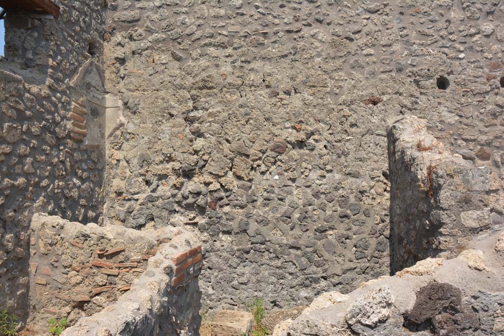 IX.3.23 Pompeii. July 2017. Room d, looking towards east wall. 
Foto Annette Haug, ERC Grant 681269 DÉCOR.