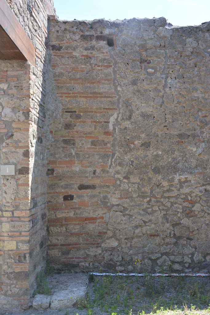 IX.5.1 Pompeii. May 2017. Looking towards east wall at north end.
Foto Christian Beck, ERC Grant 681269 DÉCOR.