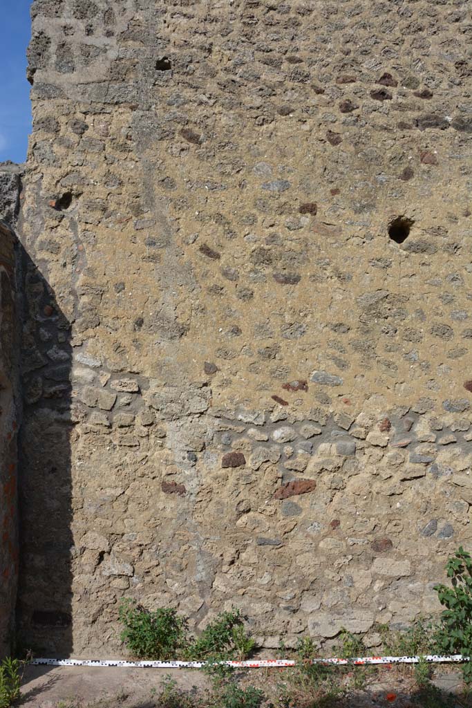 IX.5.2 Pompeii. May 2017. Room ‘L’, east wall at north end. 
Foto Christian Beck, ERC Grant 681269 DÉCOR.
