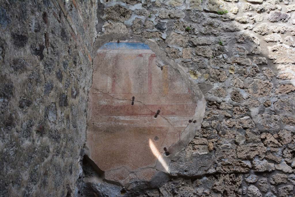 IX.5.2 Pompeii. March 2017. Room ‘n’, looking towards remaining painted plaster at west end of north wall.  
Foto Christian Beck, ERC Grant 681269 DÉCOR.