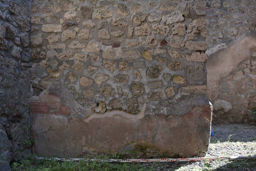 IX.5.2 Pompeii. May 2017. Room ‘n’, east wall at north end of doorway to corridor ‘m’, on right.
Foto Christian Beck, ERC Grant 681269 DÉCOR.