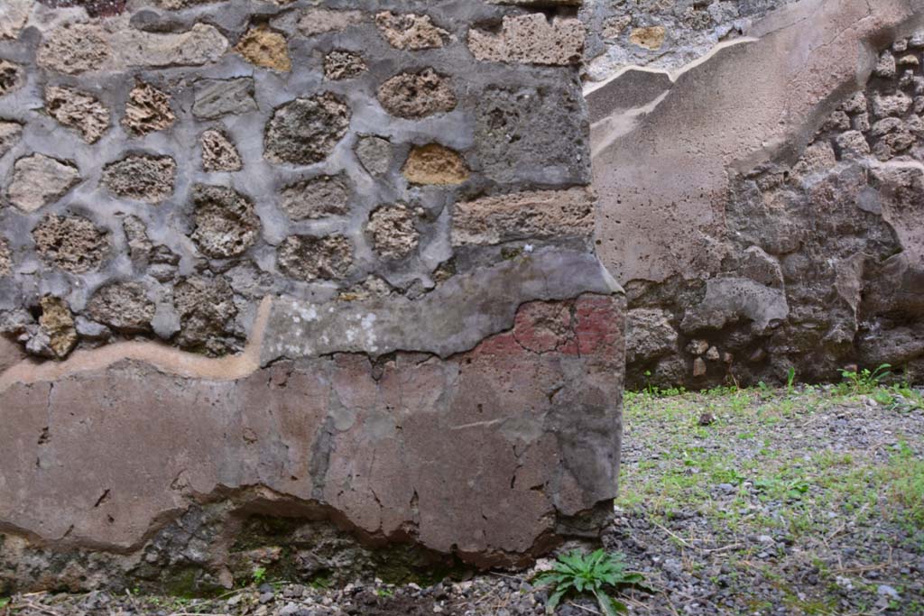 IX.5.2 Pompeii. March 2017. Room ‘n’, looking towards zoccolo on east wall, with doorway to corridor ‘m’, on right.
Foto Christian Beck, ERC Grant 681269 DÉCOR.