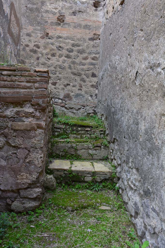 IX.5.2 Pompeii. March 2017. Room ‘z’, stairs to upper floor.
Foto Christian Beck, ERC Grant 681269 DÉCOR.
