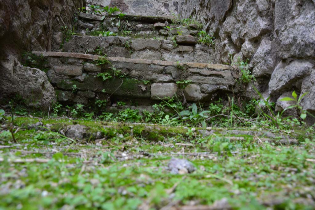 IX.5.2 Pompeii. March 2017. Room ‘z’, looking west at base of stairs.
Foto Christian Beck, ERC Grant 681269 DÉCOR.