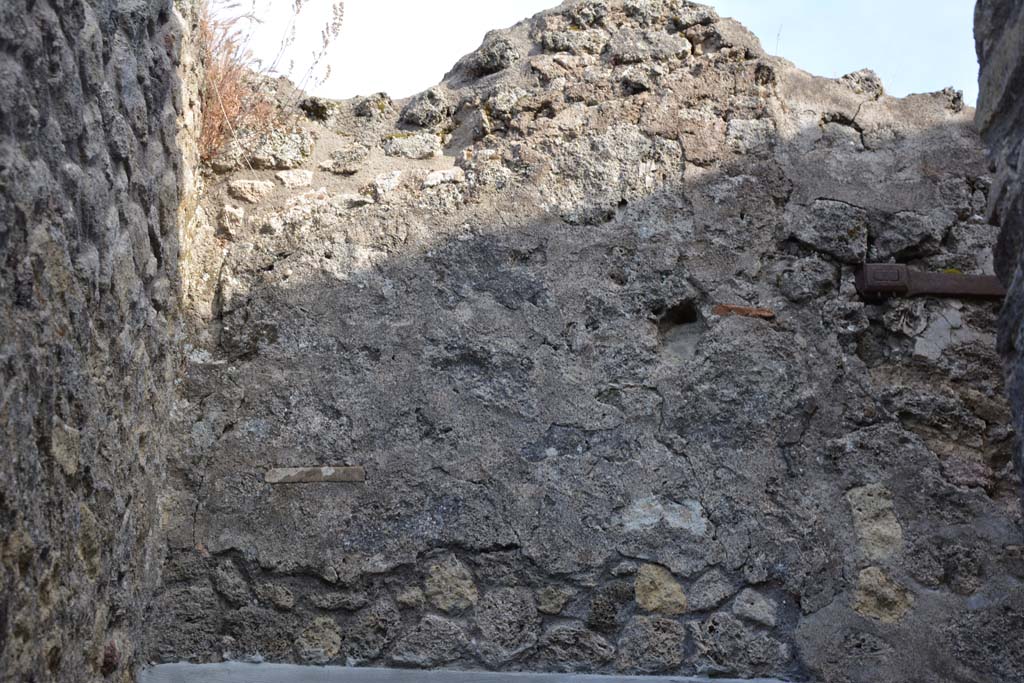 IX.5.2 Pompeii. May 2017. Corridor ‘m’, south wall above doorway leading into peristyle ‘p’.
Foto Christian Beck, ERC Grant 681269 DÉCOR.