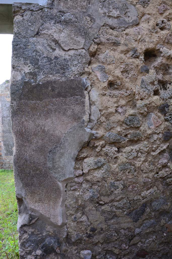 IX.5.2 Pompeii. March 2017. Room ‘z’, south wall with doorway to peristyle ‘p’.
Foto Christian Beck, ERC Grant 681269 DÉCOR.