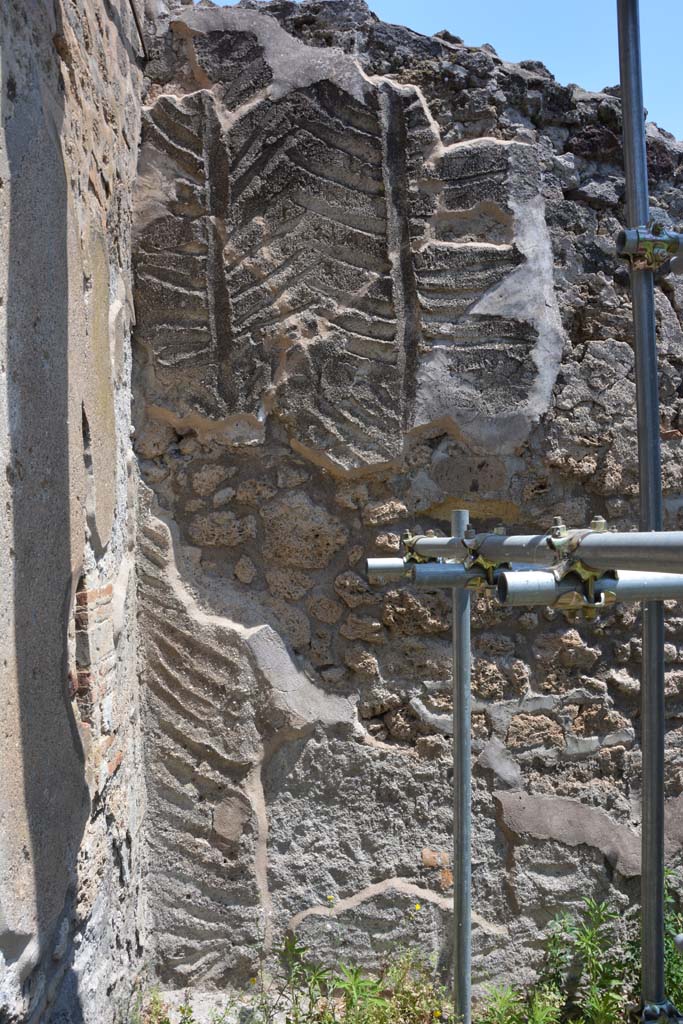 IX.5.2 Pompeii. May 2017. Peristyle ‘p’, east wall in north-east corner.
Foto Christian Beck, ERC Grant 681269 DÉCOR.