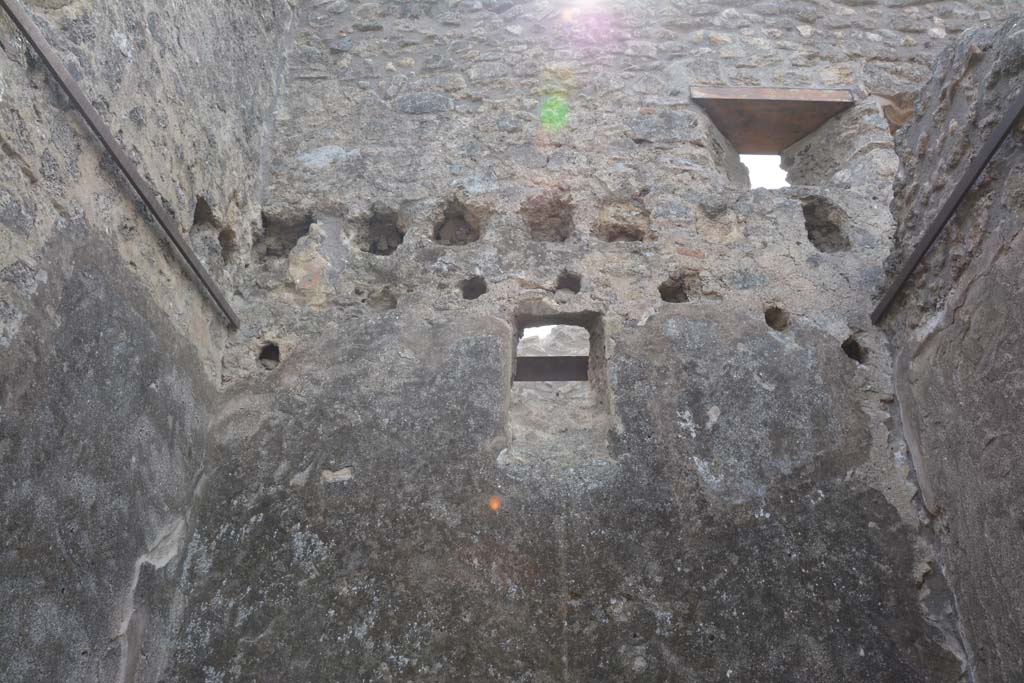 IX.5.2 Pompeii. May 2017. Room ‘r’, upper west wall. 
Foto Christian Beck, ERC Grant 681269 DÉCOR.