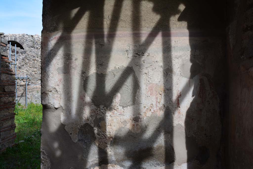 IX.5.2 Pompeii. March 2017. Corridor ‘w’, looking east towards wall near altar. 
Foto Christian Beck, ERC Grant 681269 DÉCOR.