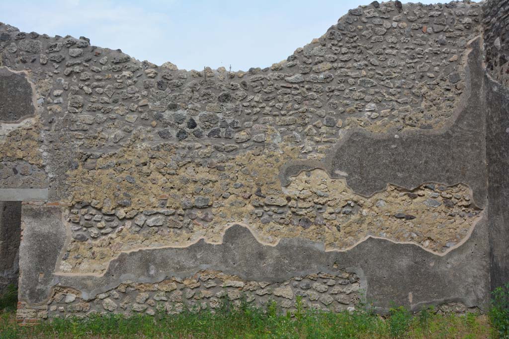 IX.5.2 Pompeii. May 2017. Room ‘v’, detail of east wall.
Foto Christian Beck, ERC Grant 681269 DÉCOR.
