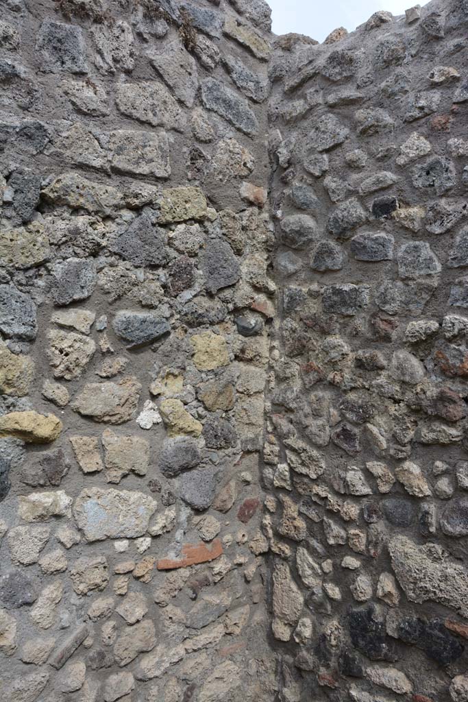IX.5.2 Pompeii. May 2017. Room ‘x’, south-east corner. 
Foto Christian Beck, ERC Grant 681269 DÉCOR.