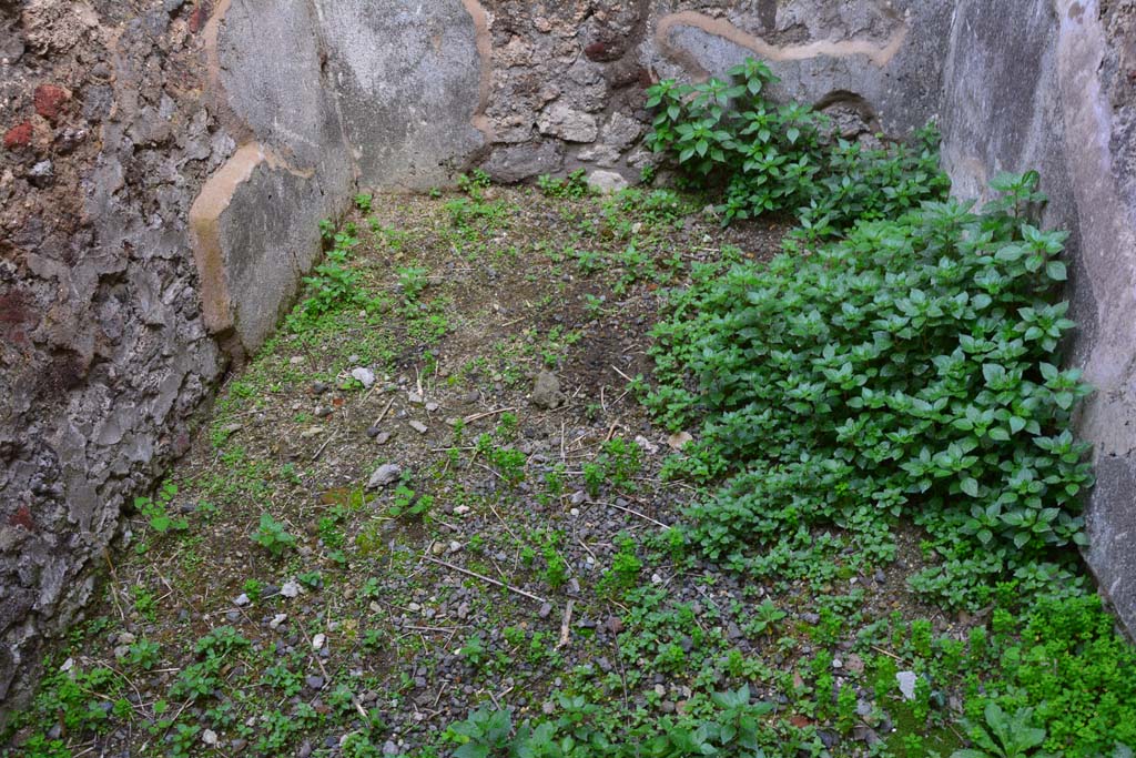 IX.5.2 Pompeii. March 2017. Room ‘y’, looking east across flooring.
Foto Christian Beck, ERC Grant 681269 DÉCOR.