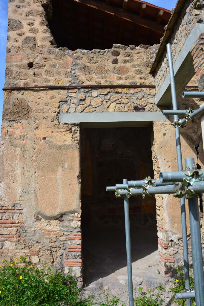 IX.5.2 Pompeii. March 2017. Doorway to room ‘u’, on north-east side of peristyle ‘p’. 
Foto Christian Beck, ERC Grant 681269 DÉCOR.
