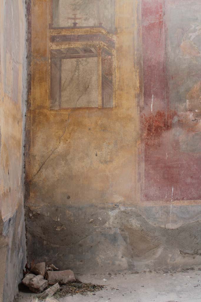 IX.5.2 Pompeii. May 2019. Room ‘u’, west wall and zoccolo at south end.
Foto Christian Beck, ERC Grant 681269 DÉCOR.