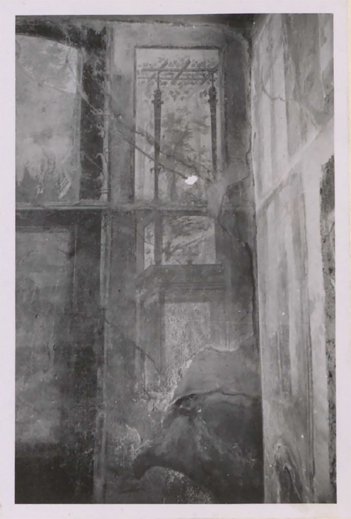IX.5.2 Pompeii. Pre-1942. Room 20, west wall in north-west corner.
See Warscher, T. 1942. Catalogo illustrato degli affreschi del Museo Nazionale di Napoli. Sala LXXX. Vol.2. Rome, Swedish Institute.