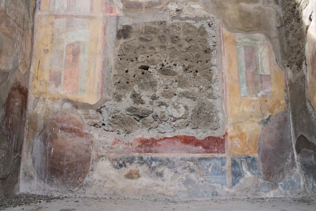 IX.5.2 Pompeii. May 2019. Room ‘u’, middle and lower north wall.
Foto Christian Beck, ERC Grant 681269 DÉCOR.