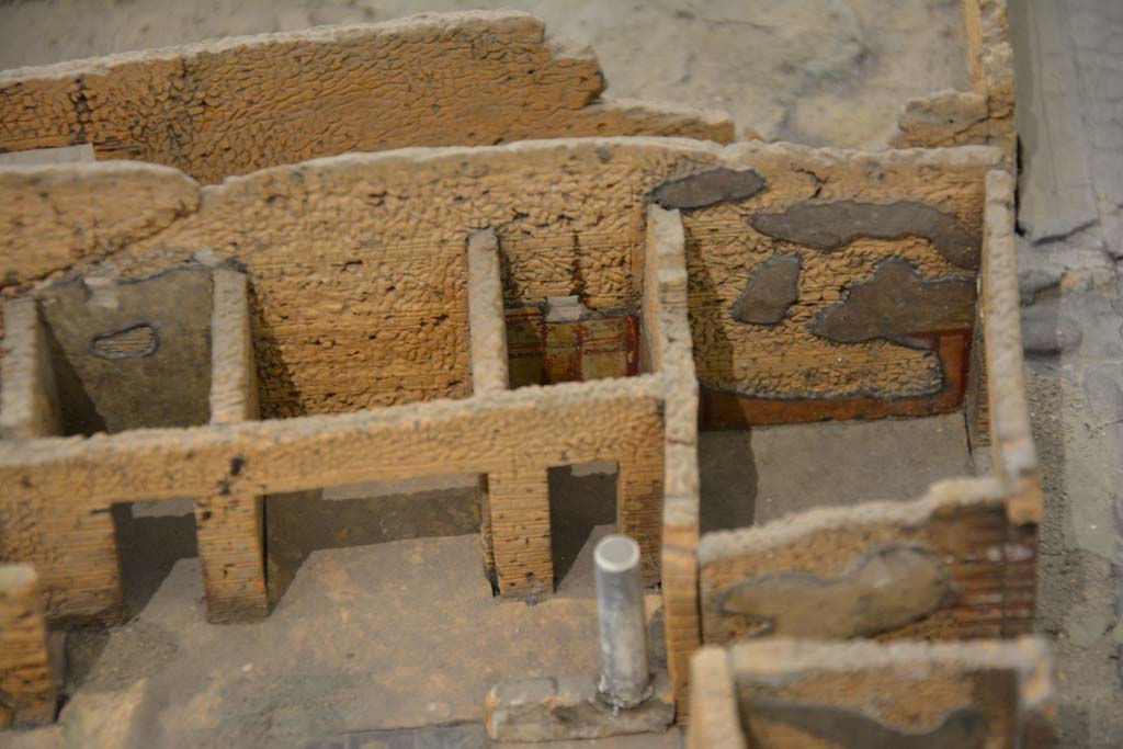 IX.5.2 Pompeii, with shop at IX.5.1, on right. July 2017. North-west corner of atrium.
From cork model in Naples Archaeological Museum.
Foto Annette Haug, ERC Grant 681269 DÉCOR