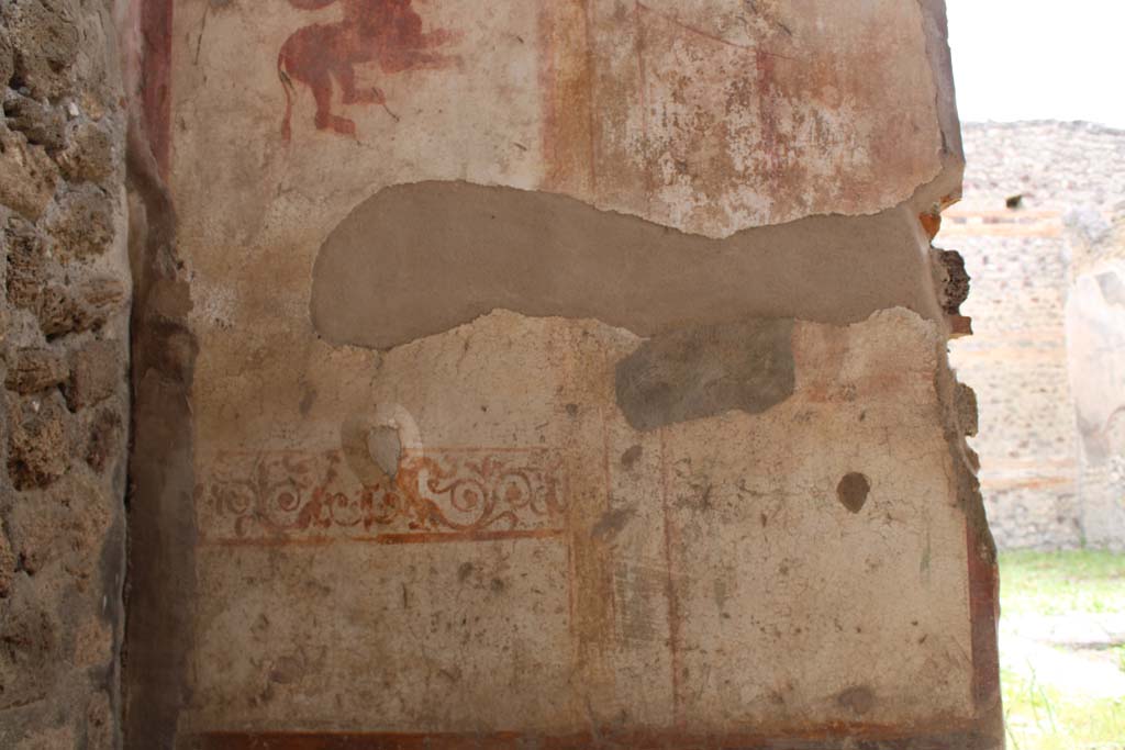 IX.5.2 Pompeii. May 2019. Room ‘c’, painted decoration on west wall in south-west corner.
Foto Christian Beck, ERC Grant 681269 DÉCOR.