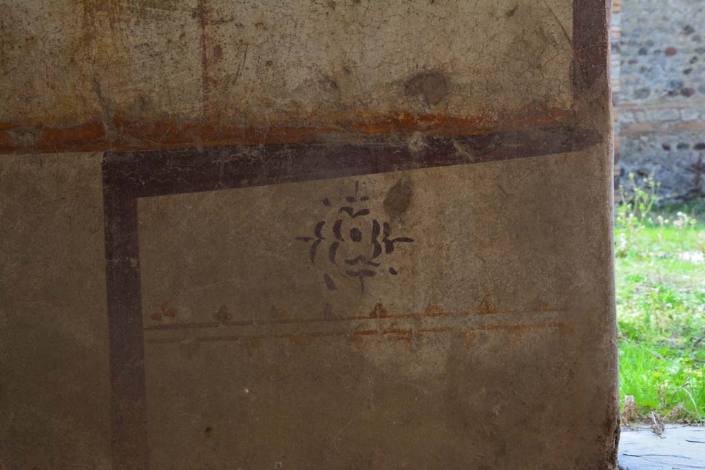 IX.5.2 Pompeii. May 2019. Room ‘c’, detail of zoccolo on west wall, on south side of doorway.
Foto Christian Beck, ERC Grant 681269 DÉCOR.