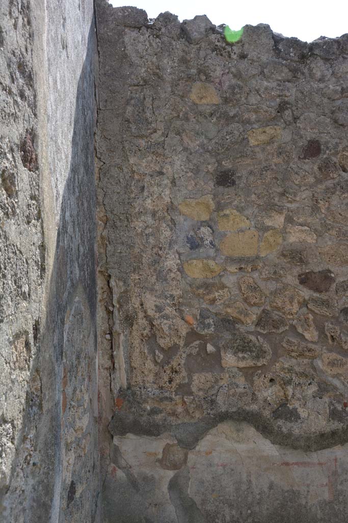 IX.5.2 Pompeii. May 2017. Room ‘i’, looking towards west wall in south-west corner.
Foto Christian Beck, ERC Grant 681269 DÉCOR.