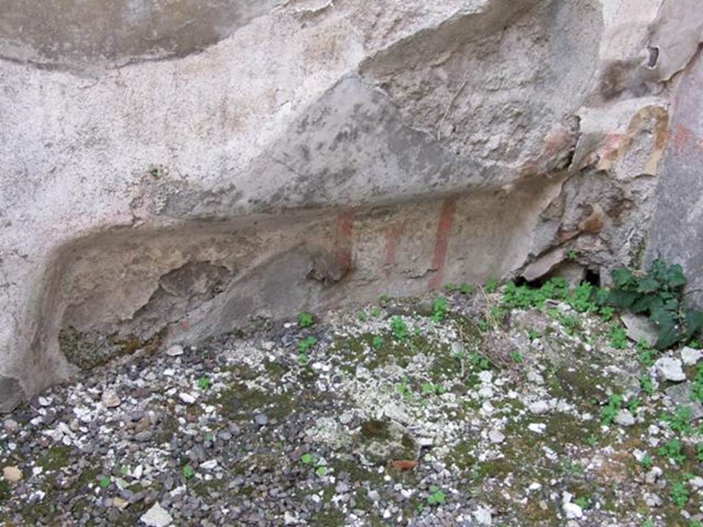 IX.5.2 Pompeii. December 2007. Room ‘f’, recess in south wall.