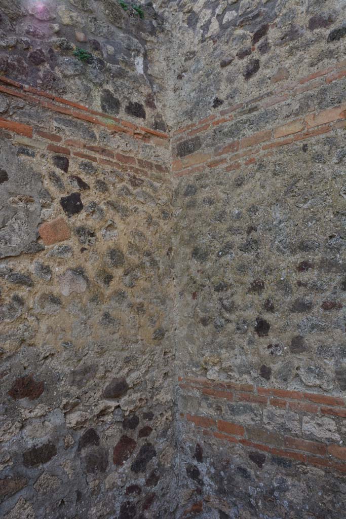 IX.5.2 Pompeii. March 2017. Room ‘h’, south-west corner.
Foto Christian Beck, ERC Grant 681269 DÉCOR.