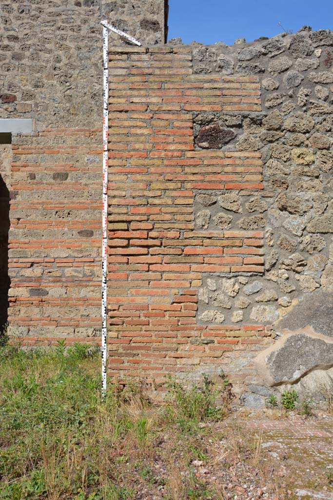 IX.5.2 Pompeii. May 2017. Room ‘k’, looking east towards pilaster at north end of east wall.
Foto Christian Beck, ERC Grant 681269 DÉCOR.